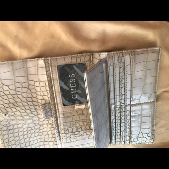 Guess wallet - Picture 4 of 7